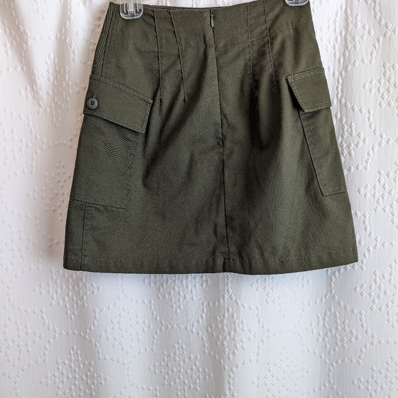 Brandy Melville Olive Cargo Skirt - Picture 5 of 6